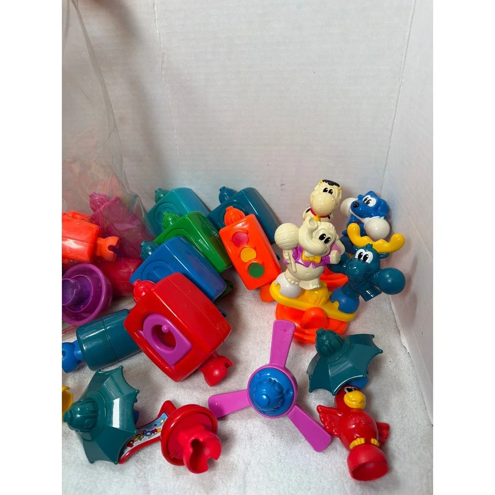 VTG 2004 Fisher Price Pop-Onz Building Blocks Kids  Multicolor 30ctToy Set